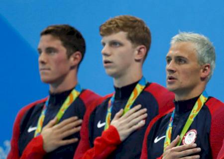 Polícia conclui inquérito sobre Ryan Lochte e indicia nadador norte-americano