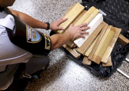 PMR apreende 27 kg de maconha em Epitácio