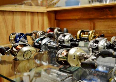 Loja especializada em pesca faz planejamento para piracema
