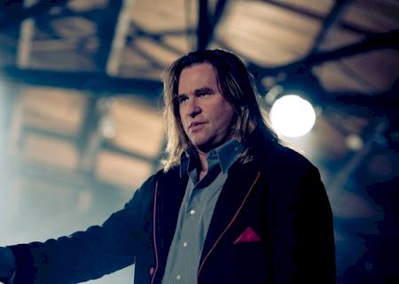 Val Kilmer está com câncer, afirma Michael Douglas