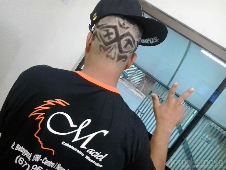''De Rei Leão até o rosto de uma pessoa'', Maciel Cortes faz cortes ousados em Nova Andradina