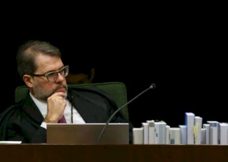 Ministro Toffoli suspende lei que proibia manifestações públicas contra a fé cristã