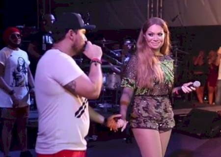 Solange Almeida se apresenta pela última vez com o Aviões do Forró