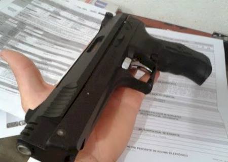 Bandido com arma de brinquedo morre ao tentar roubar PM
