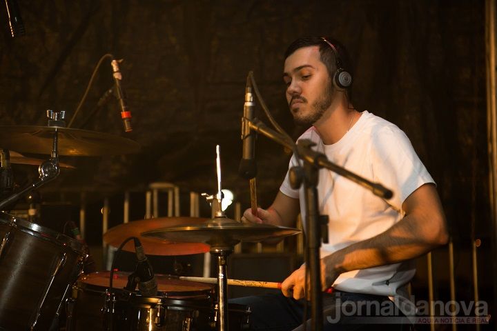 Banda All In mescla rock e música eletrônica para conquistar Nova Andradina e região