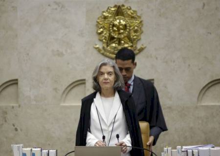 Cármen Lúcia suspende parte do decreto de indulto natalino