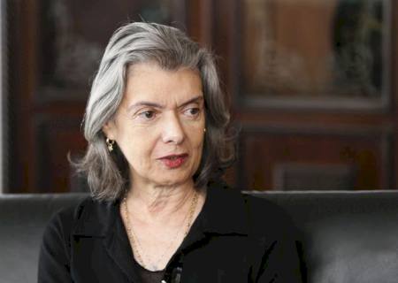 Cármen Lúcia nega dois habeas corpus em favor de Lula