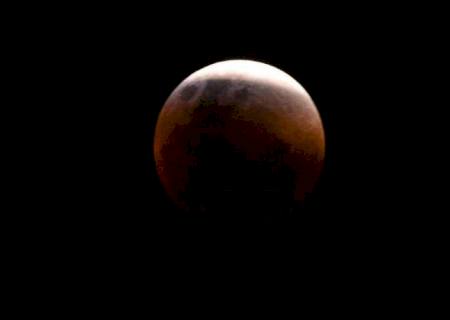 Eclipse mais longo do século terá Lua de sangue e Marte mais perto