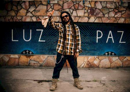 Após fim de ''O Rappa'', Marcelo Falcão lança seu primeiro hit: ''Viver''
