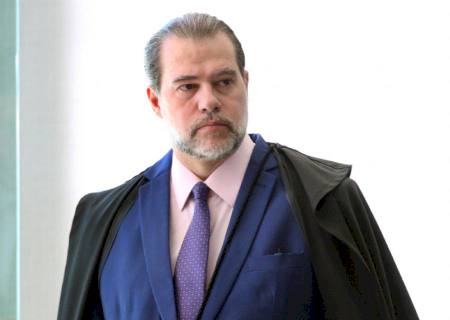 Toffoli derruba decisão que mandou soltar presos em 2ª instância