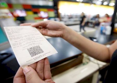 CPF na nota é chance de ganhar dinheiro em sorteio de R$ 300 mil por mês