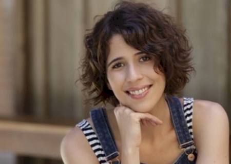 Atriz global Flora Diegues morre de câncer aos 34 anos