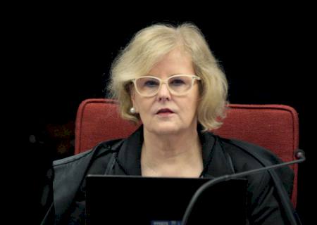 Rosa Weber dá 5 dias para Bolsonaro explicar decreto que facilita porte de armas