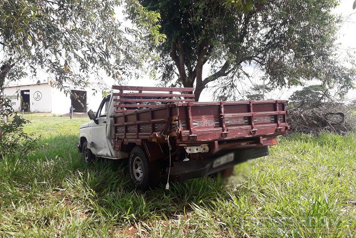 Pai e filha ficam presos em ferragens de veículo em grave acidente na BR-267