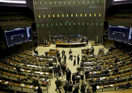 Em nove anos, Câmara gasta R$ 1,25 bi com aposentadoria de 508 deputados