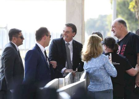 Governo estuda enviar Exército para combater queimadas na Amazônia