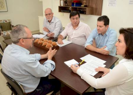 Em reunião com Simone, Renato e Tuta buscam recursos para revitalizar feirão e conter erosão