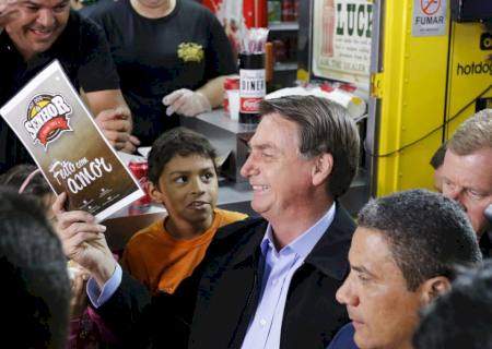 Bolsonaro diz que Brasil vai vencer a crise econômica mundial