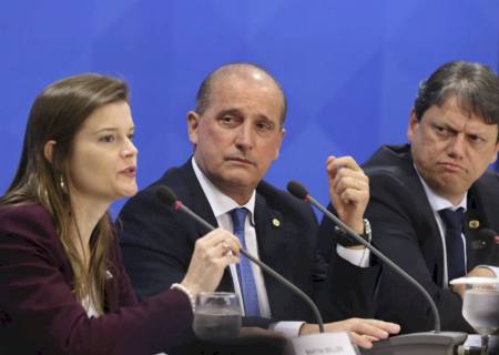 Governo abre estudos para privatizar Correios e mais oito estatais