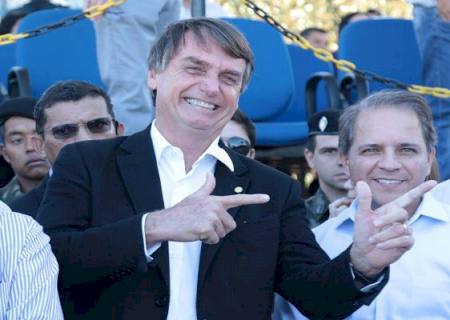 Bolsonaro poderá receber Título de Cidadão Sul-mato-grossense das mãos de Coronel David