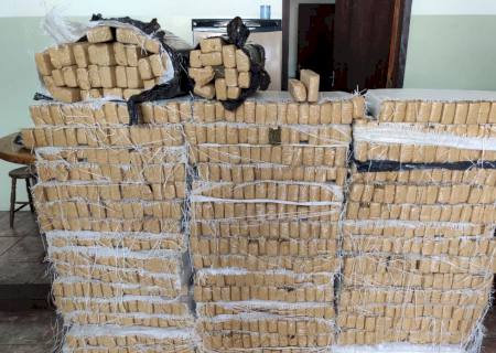 PM apreende veículo roubado com mais de 450 kg de maconha em Nova Casa Verde