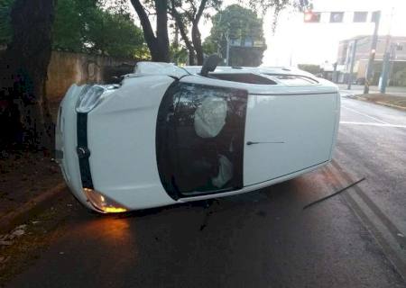 Jovem embriagado tem CNH recolhida após acidente em Dourados