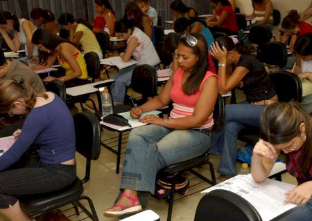 Materiais online podem ajudar estudante a se preparar para o Enem