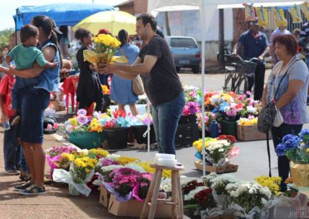 Prefeitura cadastra ambulantes para venda de produtos no Dia de Finados
