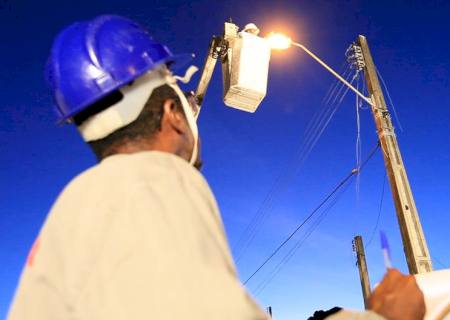 Airton Castro encaminha dois requerimentos à prefeitura