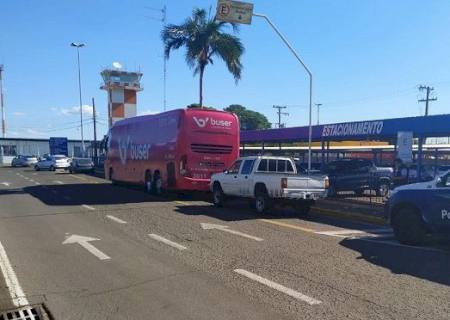 Agepan apreende ônibus de transporte irregular de passageiros a serviço da Buser