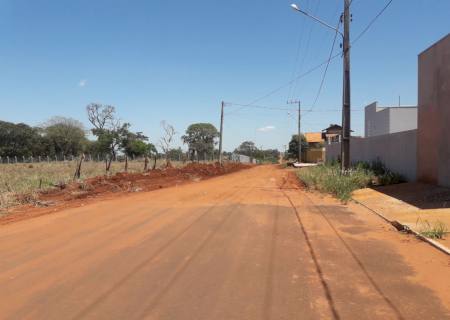 Amarelinho e Robertinho solicitam pavimentação asfáltica na Rua Odilon Ribeiro dos Santos