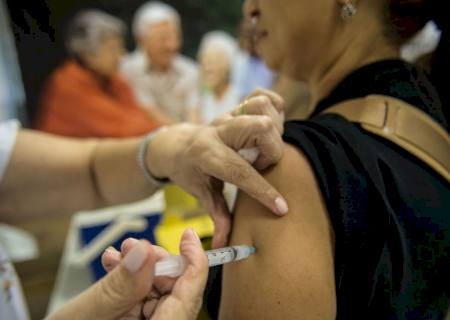 Credibilidade de vacinas é menor entre homens e jovens, diz pesquisa