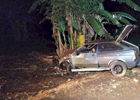 Homem morre ao bater em cerca de chácara e capotar veículo em Dourados