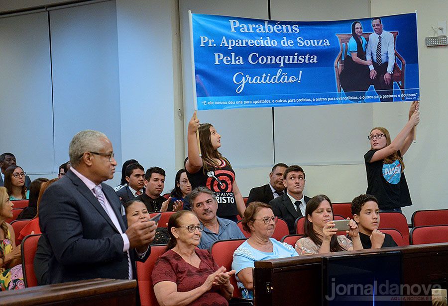 Pastor Aparecido de Souza recebe Título de Cidadão Araçatubense