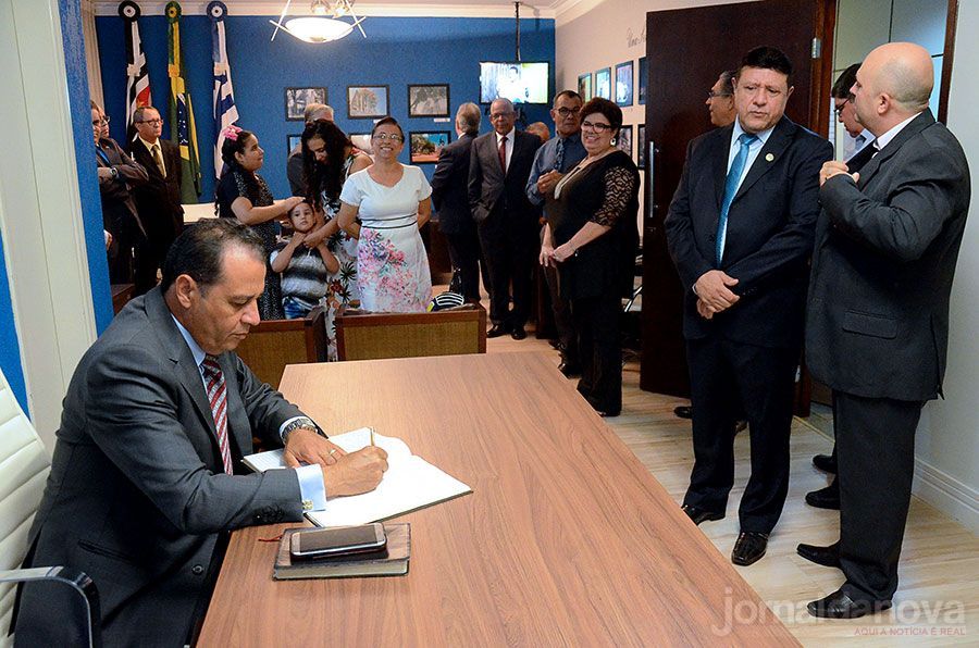 Pastor Aparecido de Souza recebe Título de Cidadão Araçatubense