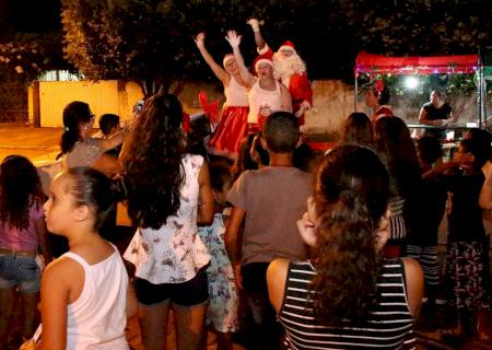 Batayporã entra no clima de Natal com chegada do Papai Noel