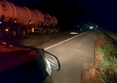 Andarilho é atropelado por pelo menos quatro veículos na Capital