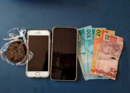 Jovem de 19 anos é preso por vender drogas em praça de Nova Andradina