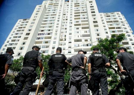 Bolsonaro sanciona fim da prisão disciplinar de policiais e bombeiros