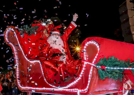 Chegada do Papai Noel encanta a garotada e abre as festividades de fim de ano em Nova Andradina