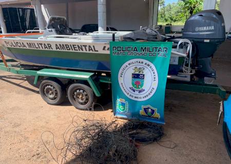 Durante operação fluvial, PMA apreende 26 anzóis de galho e seis espinheis com 60 anzóis