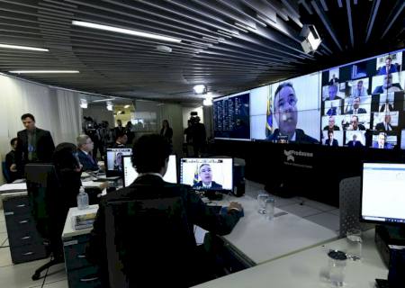 Senado vota hoje auxílio de R$ 600 para autônomos e informais