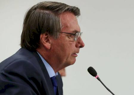 Bolsonaro: governo não vai interferir para controlar preço do petróleo