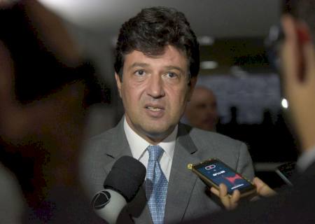 Ministro da Saúde sugere adiar eleições municipais devido ao coronavírus