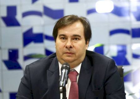 Maia diz que votará em plenário matérias relacionadas ao coronavírus