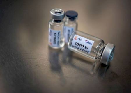 Resultados de testes com vacina de Oxford podem sair neste ano