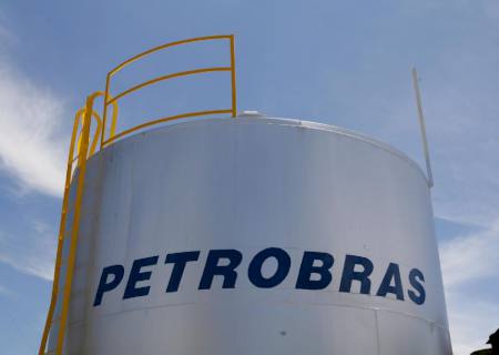 Petrobras reduz preços da gasolina em 8% e do diesel em 4%