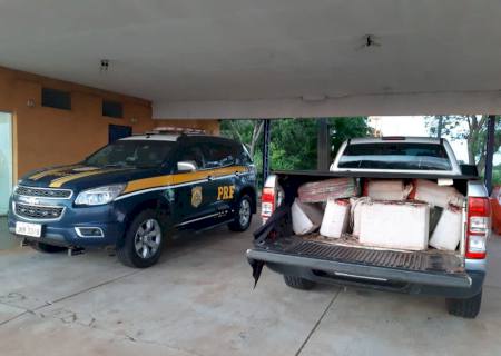 Após tentativa de fuga e perseguição, PRF apreende droga, armas e recupera veículo roubado