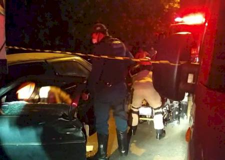 Motorista colide em caminhão parado em avenida de Três Lagoas