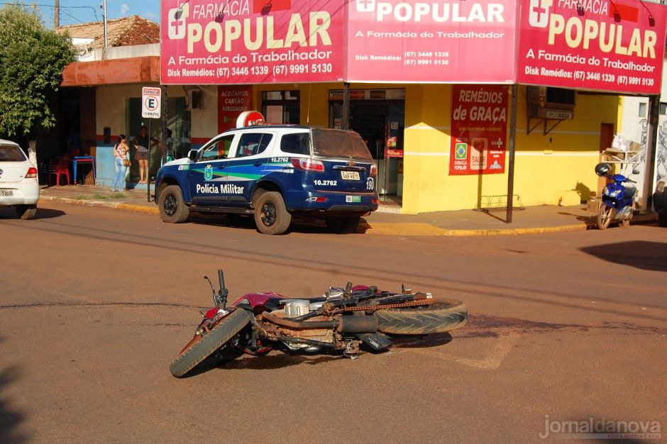 Colisão no centro de Angélica deixa motociclista ferida